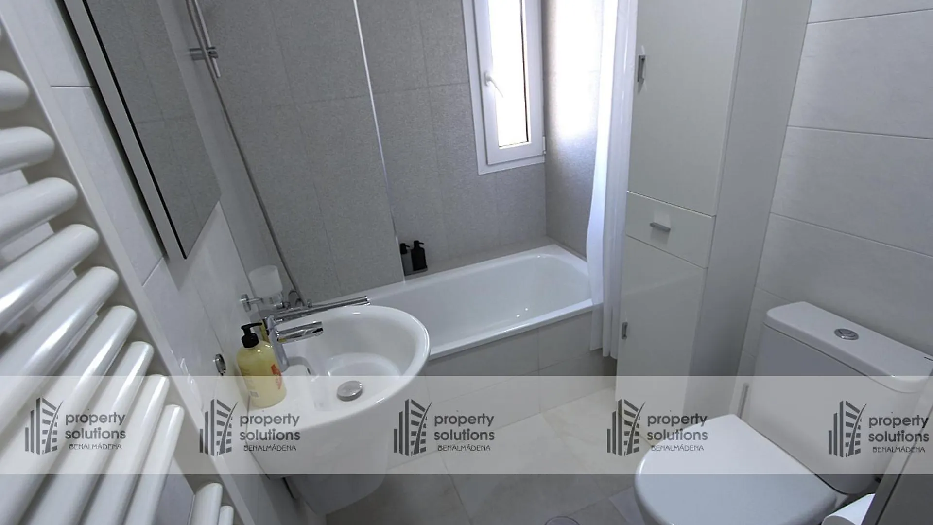 1017 Iris Apartamento - Vista Al Mar - Cerca De Tren, Restaurantes Y Tiendas - Playa A 10 Minutos Caminando 贝纳尔马德纳